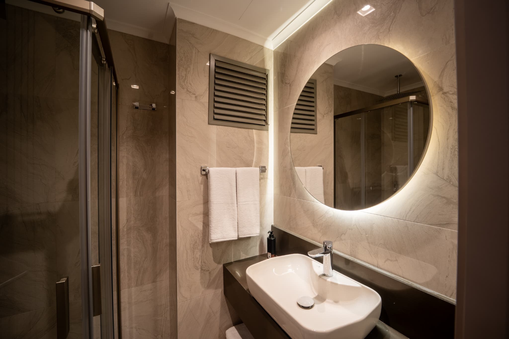 Reev Coffee House Banyo.jpg