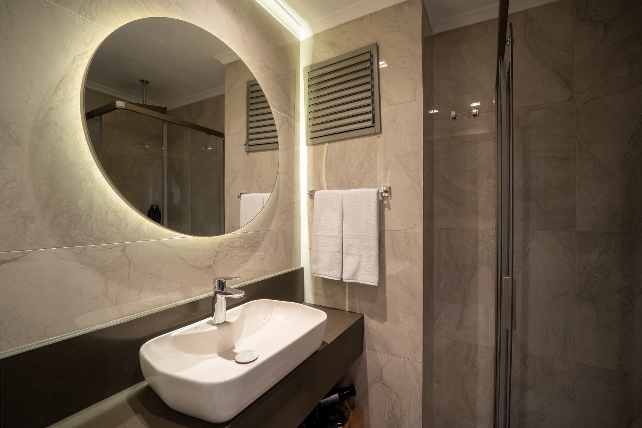Reev Coffee House Banyo2.jpg